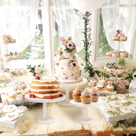 GENMOUS & CO 12-inch rustic beaded cake stand elevates large cakes with vintage styling.