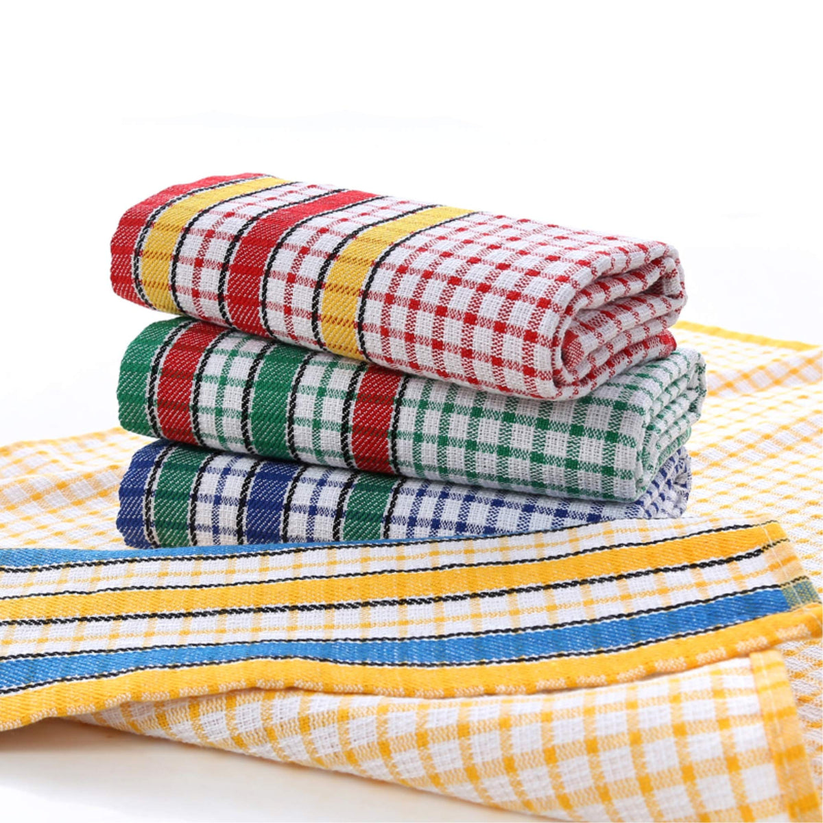 Gentlife green gingham towel ready for everyday cleaning with soft cotton.