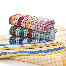 Gentlife green gingham towel ready for everyday cleaning with soft cotton.