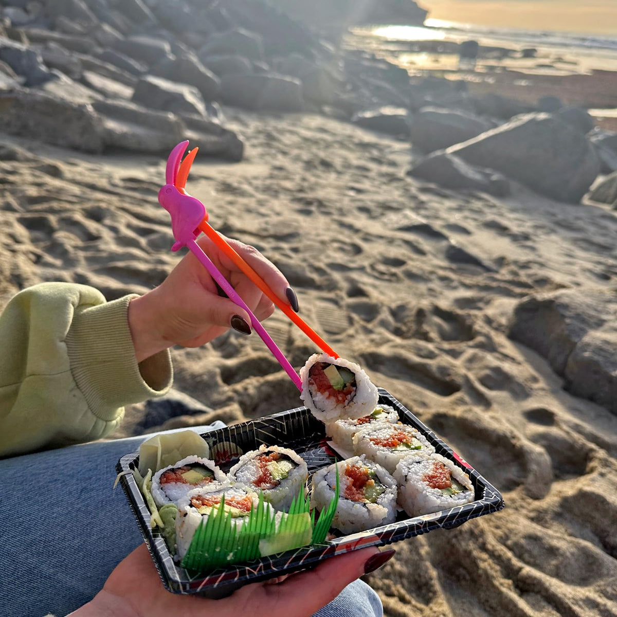 Genuine Fred MUNCHTIME Toucan chopsticks opening and closing for easy use
