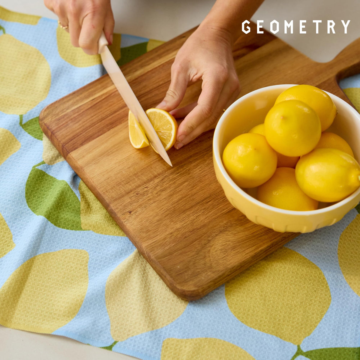 Generous 18 by 30 inch size covers larger drying tasks