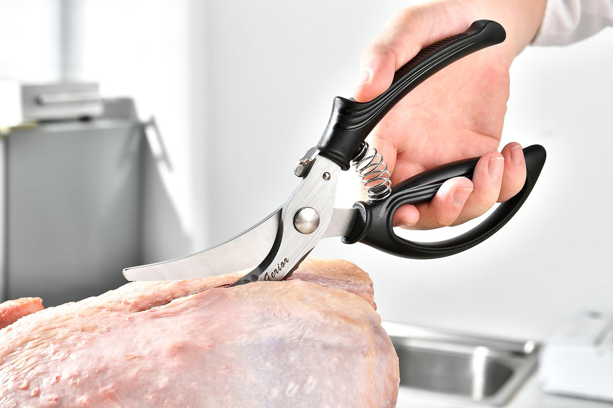 Gerior kitchen scissors multipurpose cutting action for herbs and vegetables.