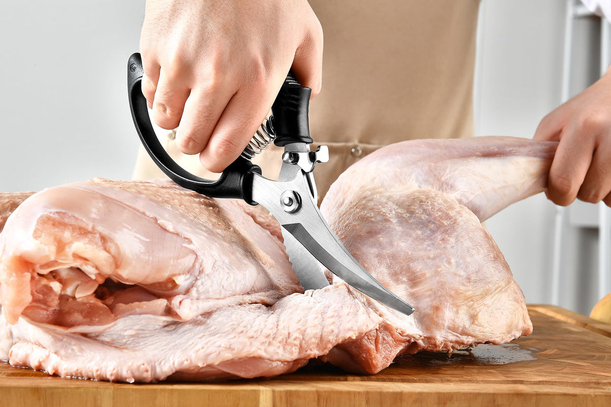 Gerior spring-loaded handle reduces hand strain during heavy trimming.
