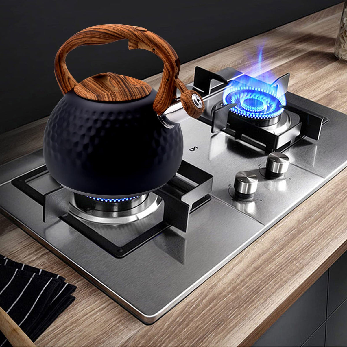 GGC tea kettle diamond-pattern black finish adds stylish flair to daily tea rituals.