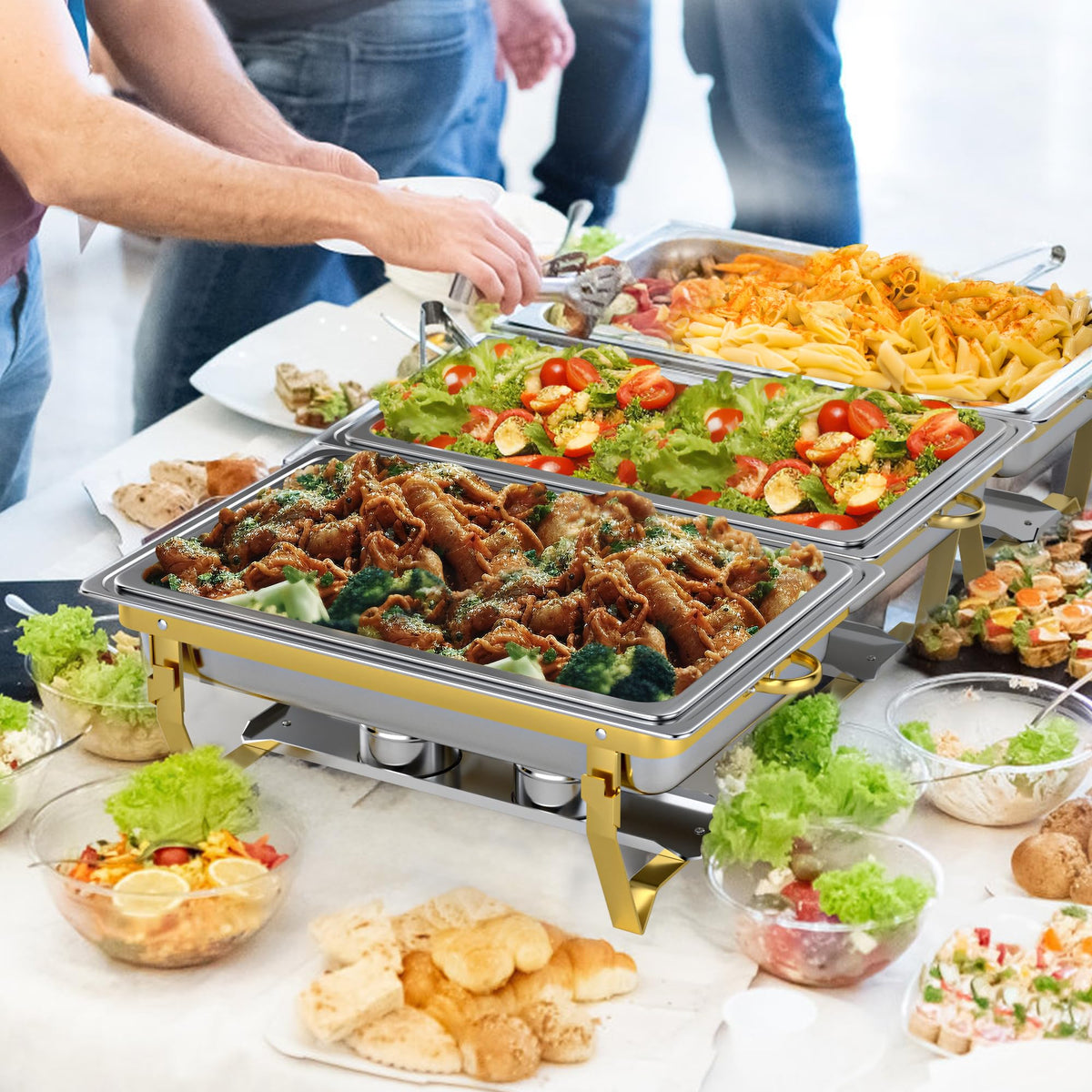 GGIU buffet chafing dish with easy lid holder improves service flow.