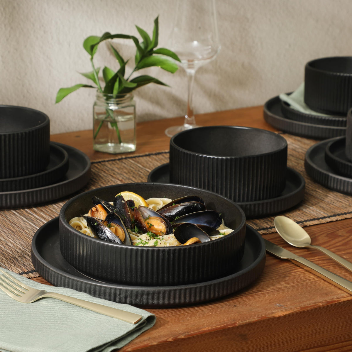 Gibson Elite Deerfield cereal bowls with stackable design for daily breakfasts