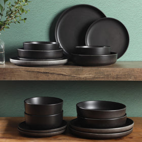 Gibson Elite Pasco 8-inch dessert plate showing reactive glaze variation for a unique table setting.