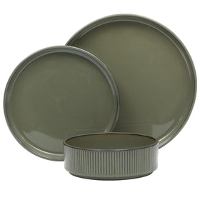 Gibson Elite Townscape glaze detail showcases rustic glow on table