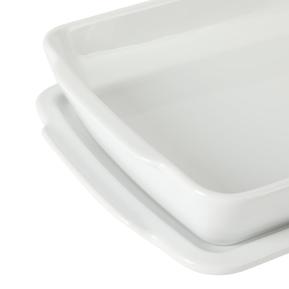 Gibson Home Gracious Dining lid doubles as serving platter or trivet