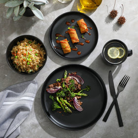 Gibson Home Zuma stoneware dessert plate 8 inches, perfect for appetizers or desserts with color contrast.
