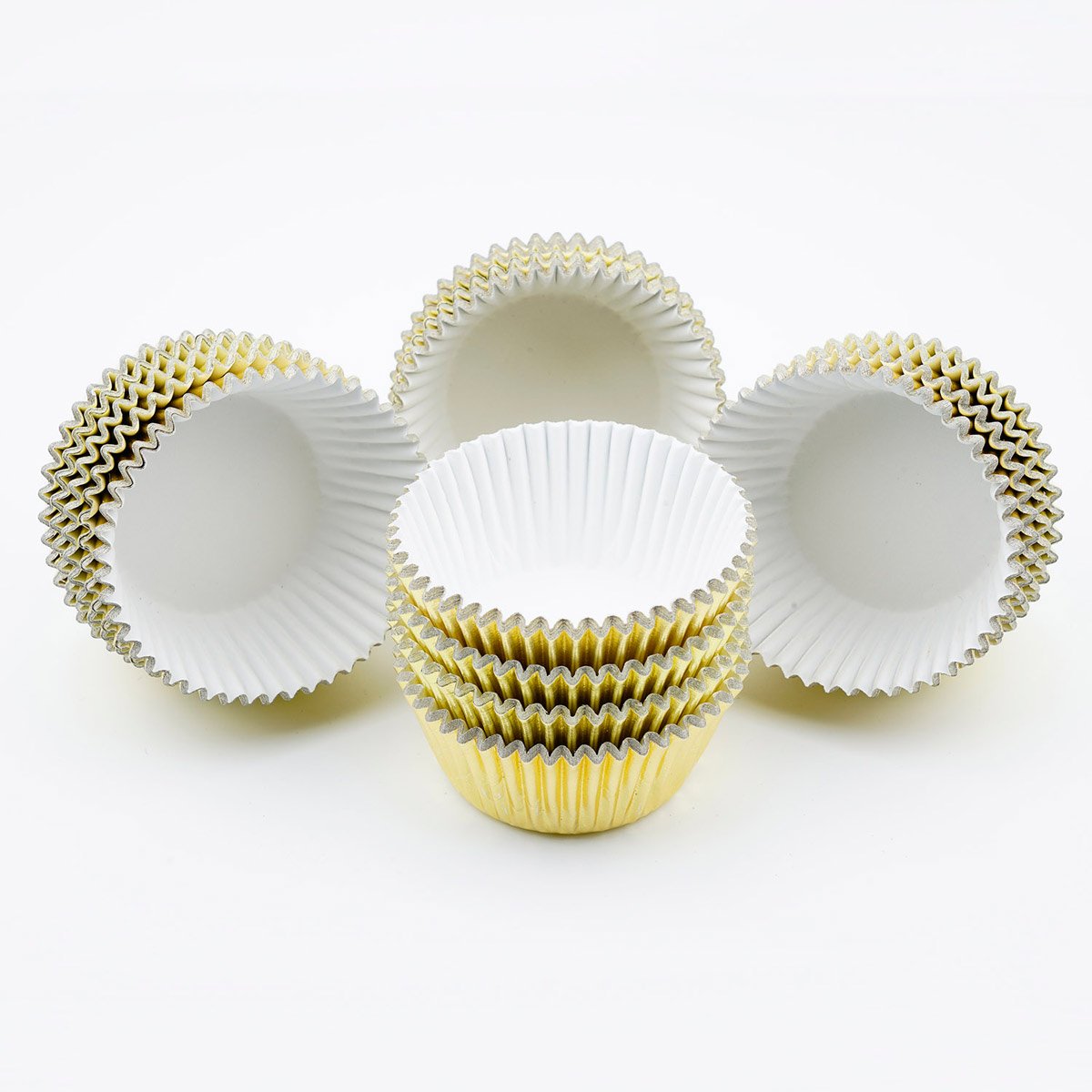 Gifbera closeup of gold foil cups highlighting shiny bake-ready design.