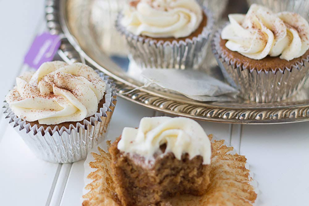 Gifbera metallic silver cupcake baking cups fit jumbo pans for party-ready treats.