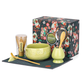 Giiouni ceramic matcha bowl with spout for smooth pours and precise serving