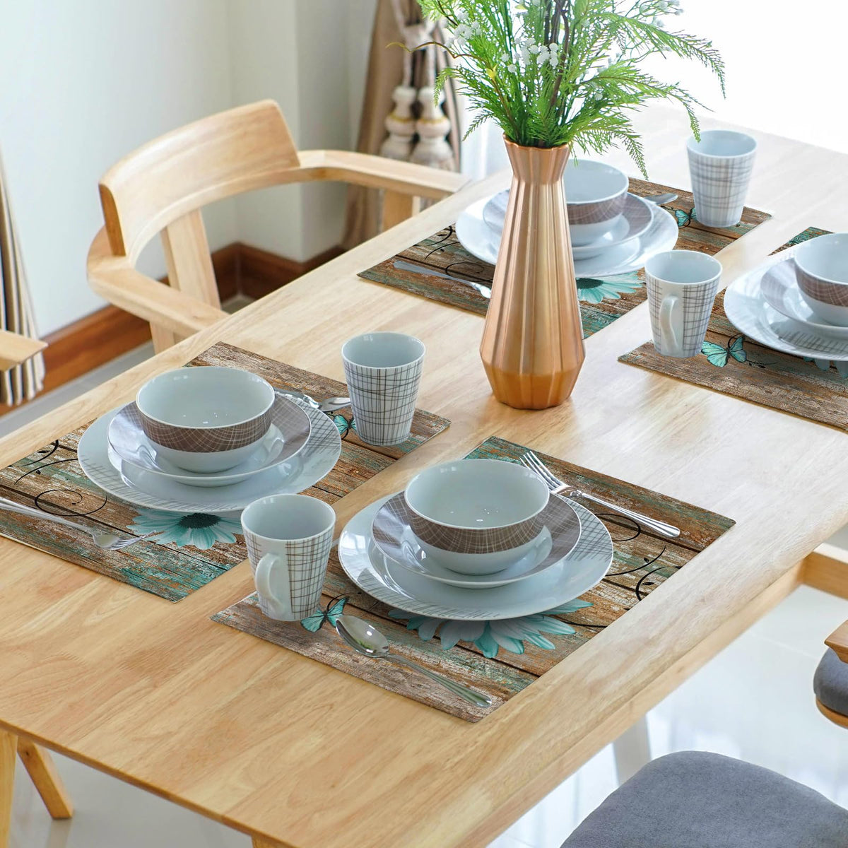 Giwawa linen placemats are easy to clean at room temperature after meals.