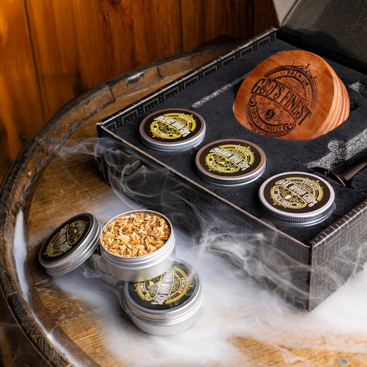Included accessories for smoking at home or bar.
