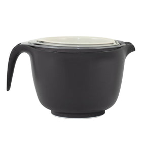 Glad bowls stack neatly to save cabinet space in small kitchens.