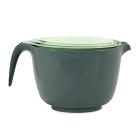 Glad mixing bowls in green are dishwasher safe and easy to clean.
