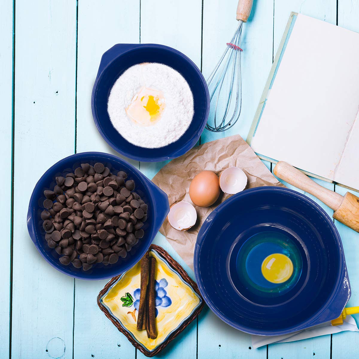 Glad nesting mixing bowls save space with stackable design.