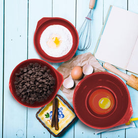Glad mixing bowls with non-slip base stay steady during mixing.