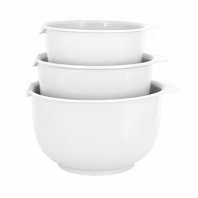 Glad mixing bowls with pour spout for controlled pouring and mess-free batter transfer.