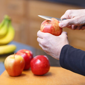 Glad paring knife with non-slip grip adds control during fruit and vegetable prep.