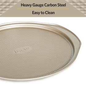 Glad raised diamond texture promotes airflow for consistent cooking.