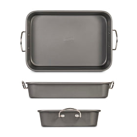 Glad Roasting Pan heavy-duty carbon steel withstands high oven temperatures.