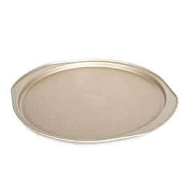 Glad versatile pizza pan ideal for frozen and homemade pizzas.