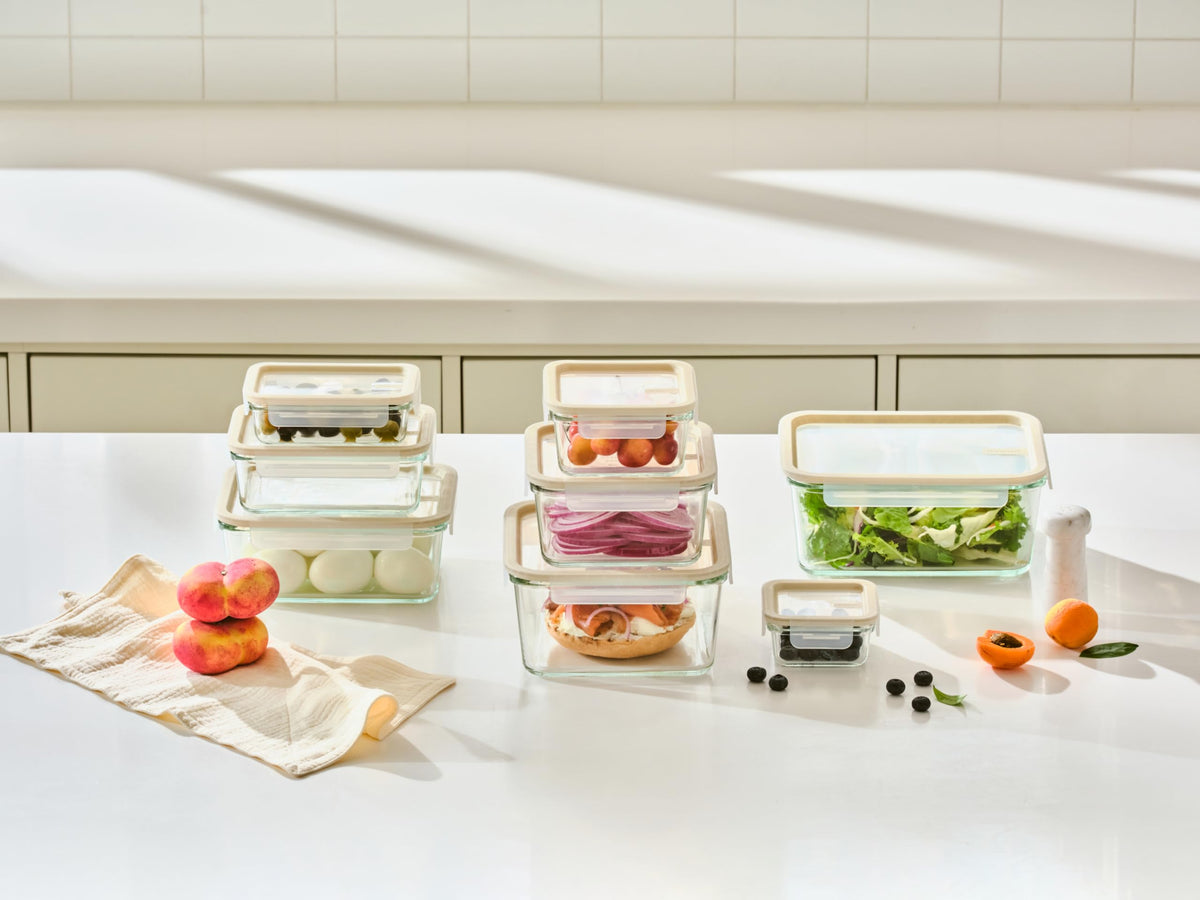 Glasslock Sens anti-slip lid shown for stable stacking