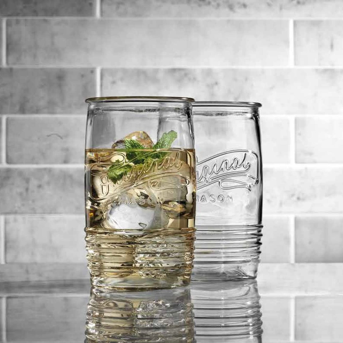 Glaver's tumbler designed for cold drinks keeps beverages refreshing