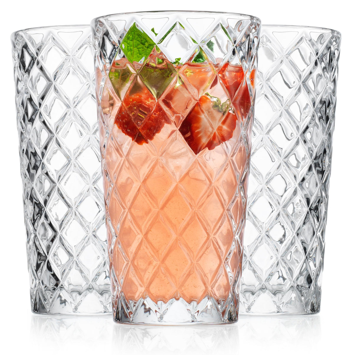 Glaver's elegant dining glassware elevates upscale dinner settings.