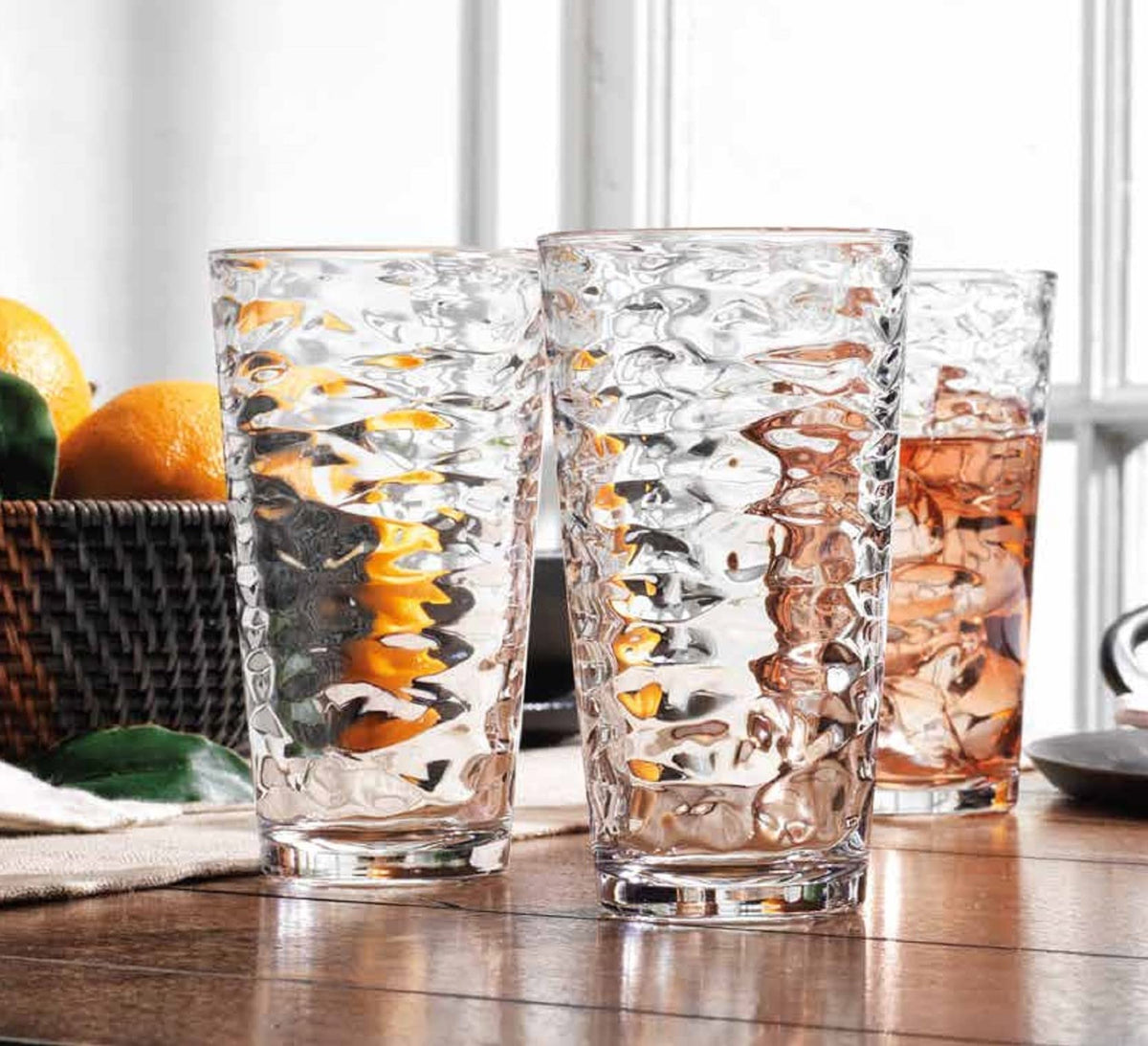 Gift-ready Glaver's glass set ideal for housewarmings and celebrations.