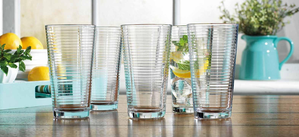 Glaver's ideal housewarming gift glass set for celebrations.