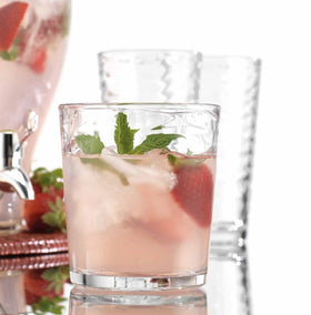 Glaver's liquor glass set 4pc showcases clear sparkle and dishwasher-safe convenience.