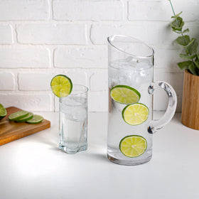 Glaver's thick crystal glass offers durability and clarity.