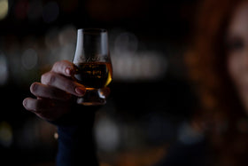 GLENCAIRN Wee gifting idea, elegant host gift for whisky lovers.