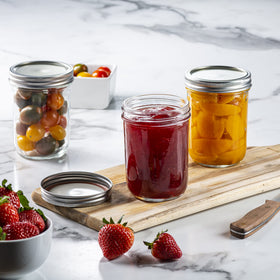 GLING thick clear glass walls display contents beautifully for meal prep.