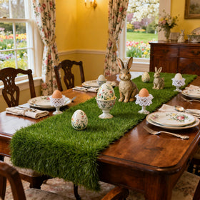 GLOBREEN close-up grass fiber detail showing realistic texture for lifelike table accents.