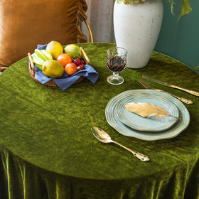 GLORY SEASON wedding table setting with velvet tablecloth and ruffle trim