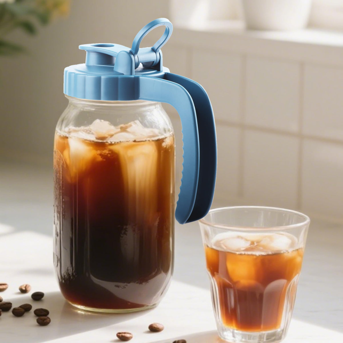 GMAEURL Versatile container for beverages and storage.