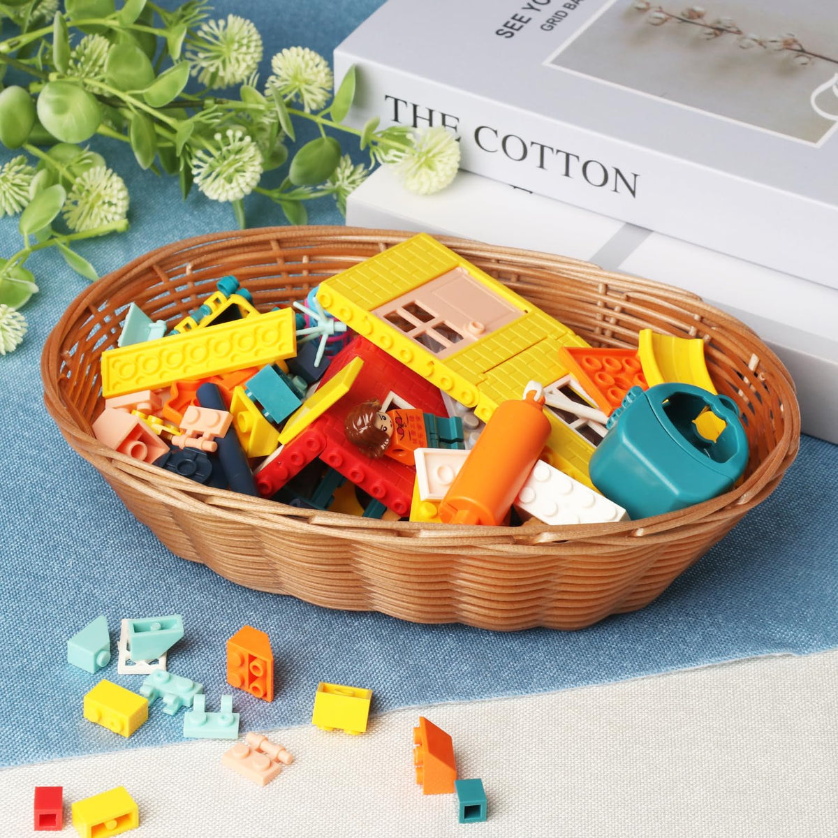 GNIEMCKIN Christmas gift basket idea styled for seasonal gifting