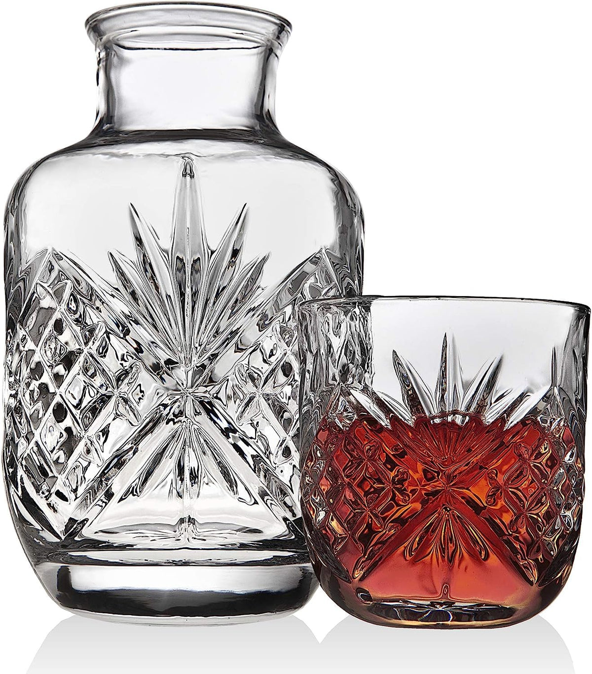 Godinger Dublin-pattern carafe and cup provide elegant storage for liquor or wine.
