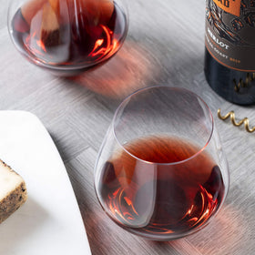 Godinger stemless design improves stability on table and reduces spills.