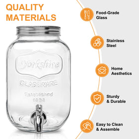 Goldfishwa wide-mouth lid for easy filling and cleaning.