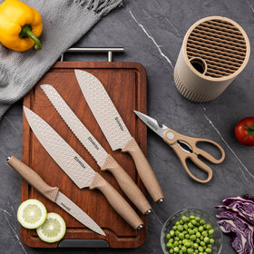 GOODA Santoku knife ideal for quick veg slicing and dicing.