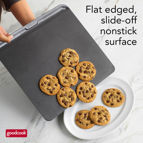 GoodCook AirPerfect textured bottom promotes moisture retention and even browning.
