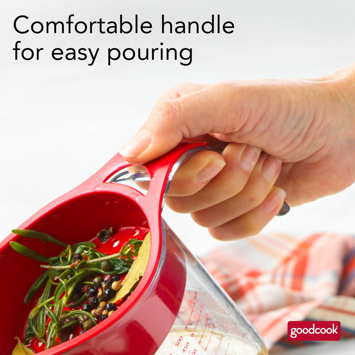 Integrated handle on GoodCook fat separator for controlled pouring