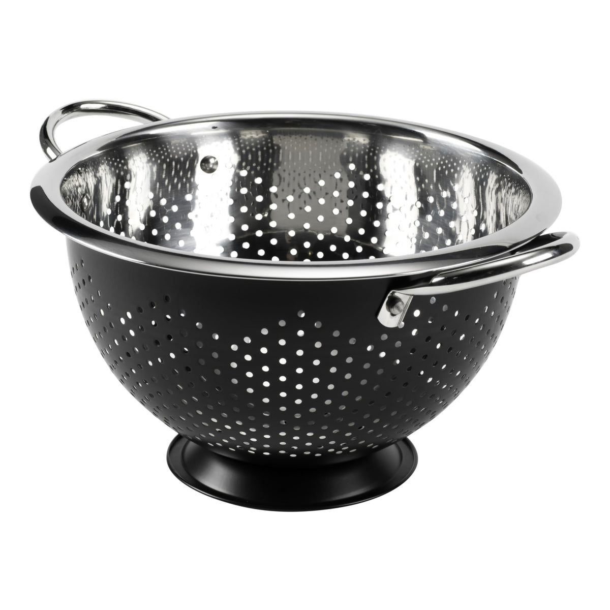GoodCook Gourmet Colander drain hole pattern drains water quickly and evenly.
