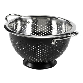 GoodCook Gourmet Colander drain hole pattern drains water quickly and evenly.