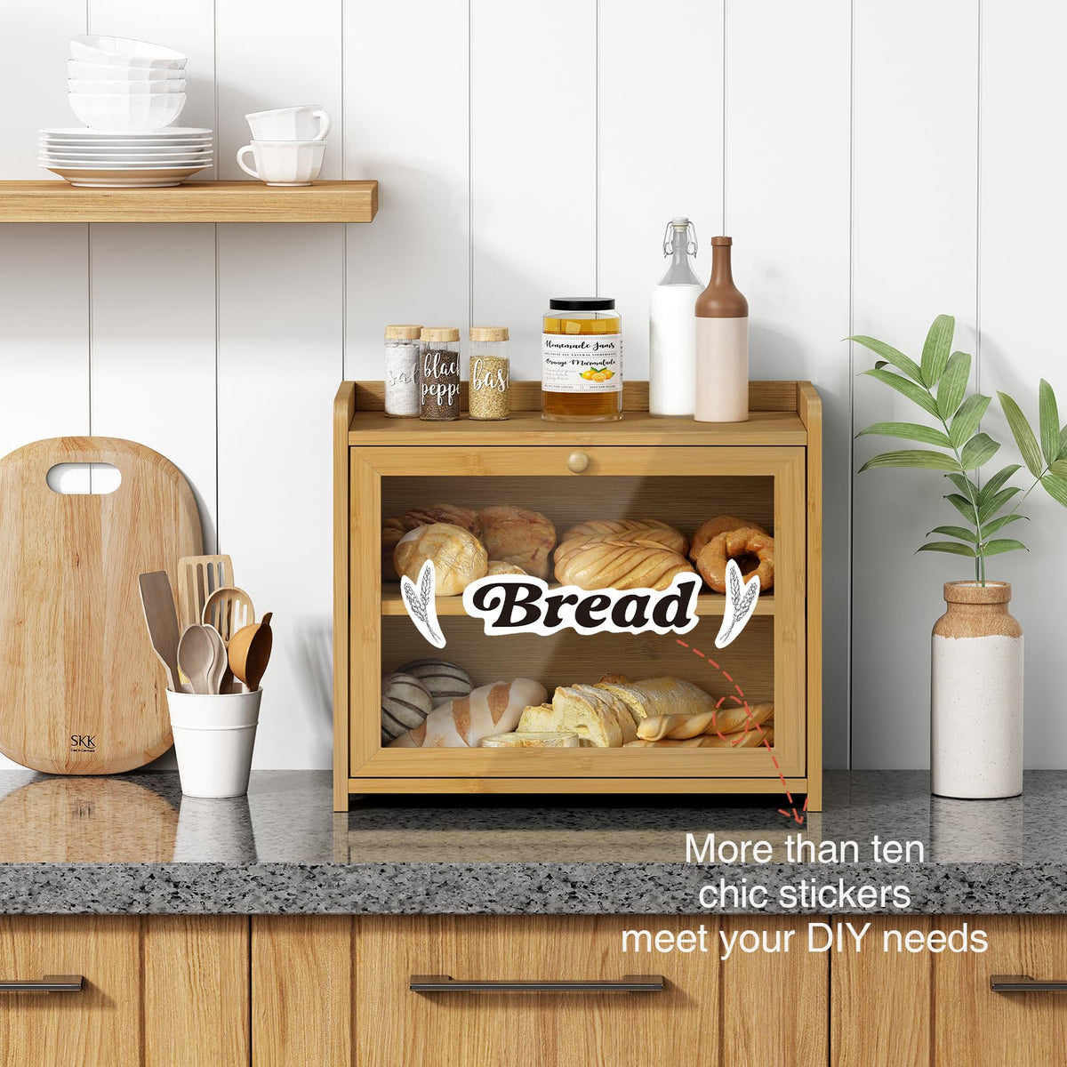 Goozii bamboo bread box magnetic latch keeps the lid secure.